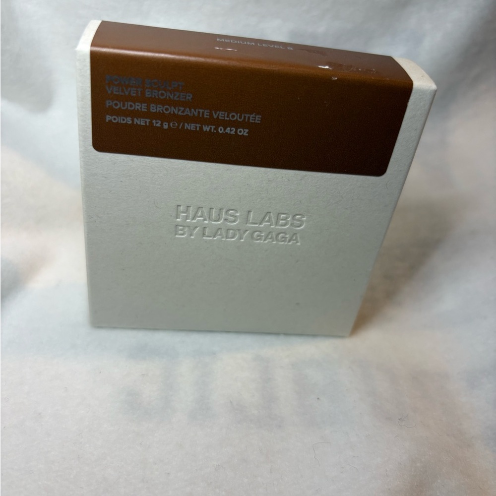 Haus Labs by Lady Gaga Power Sculpt Velvet Bronzer - Medium Level 8 - Picture 5 of 5